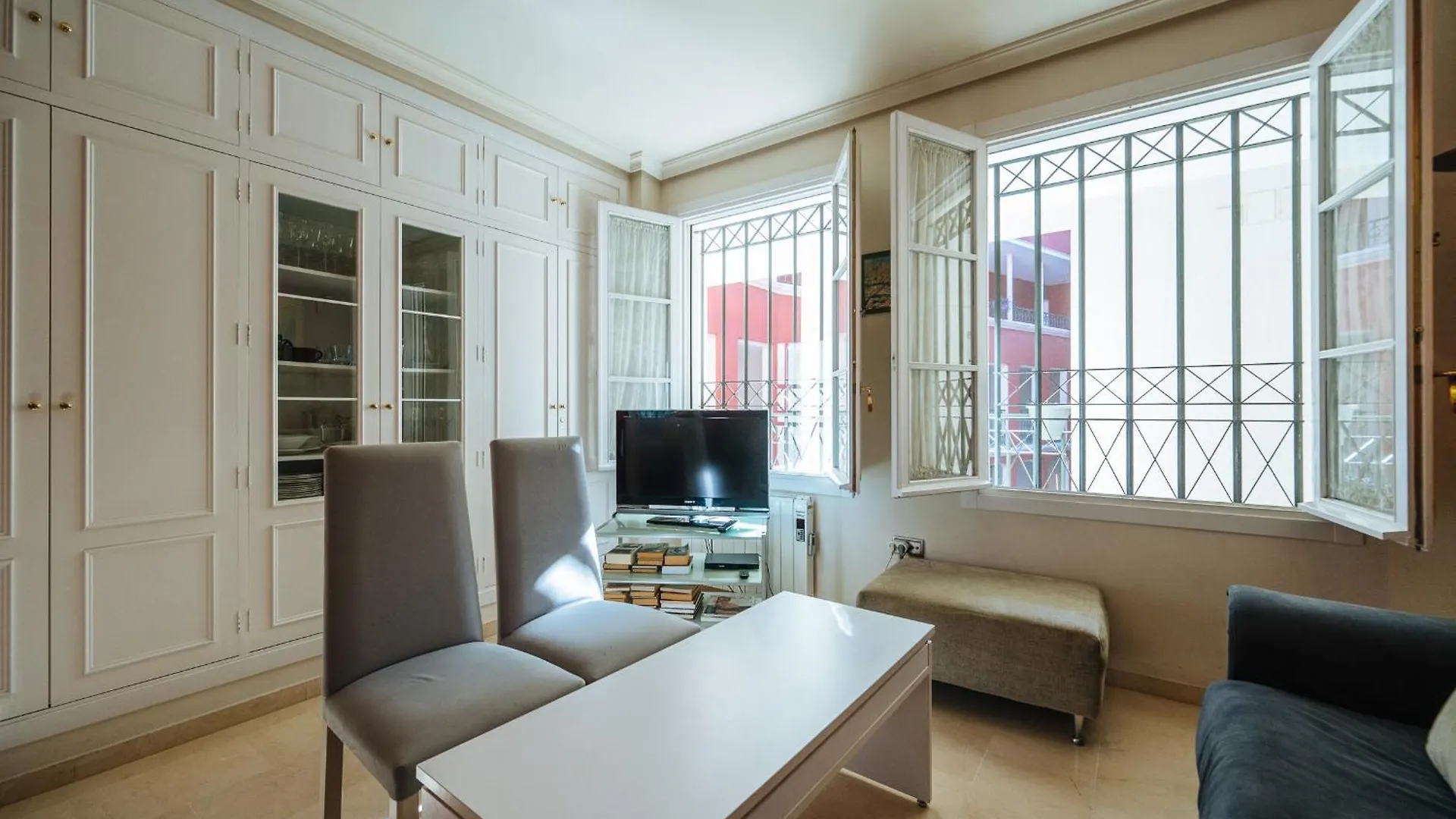Apartamento En Casa Palacio Con Piscina 15 Mayo A 15 Octubre Seville Apartment