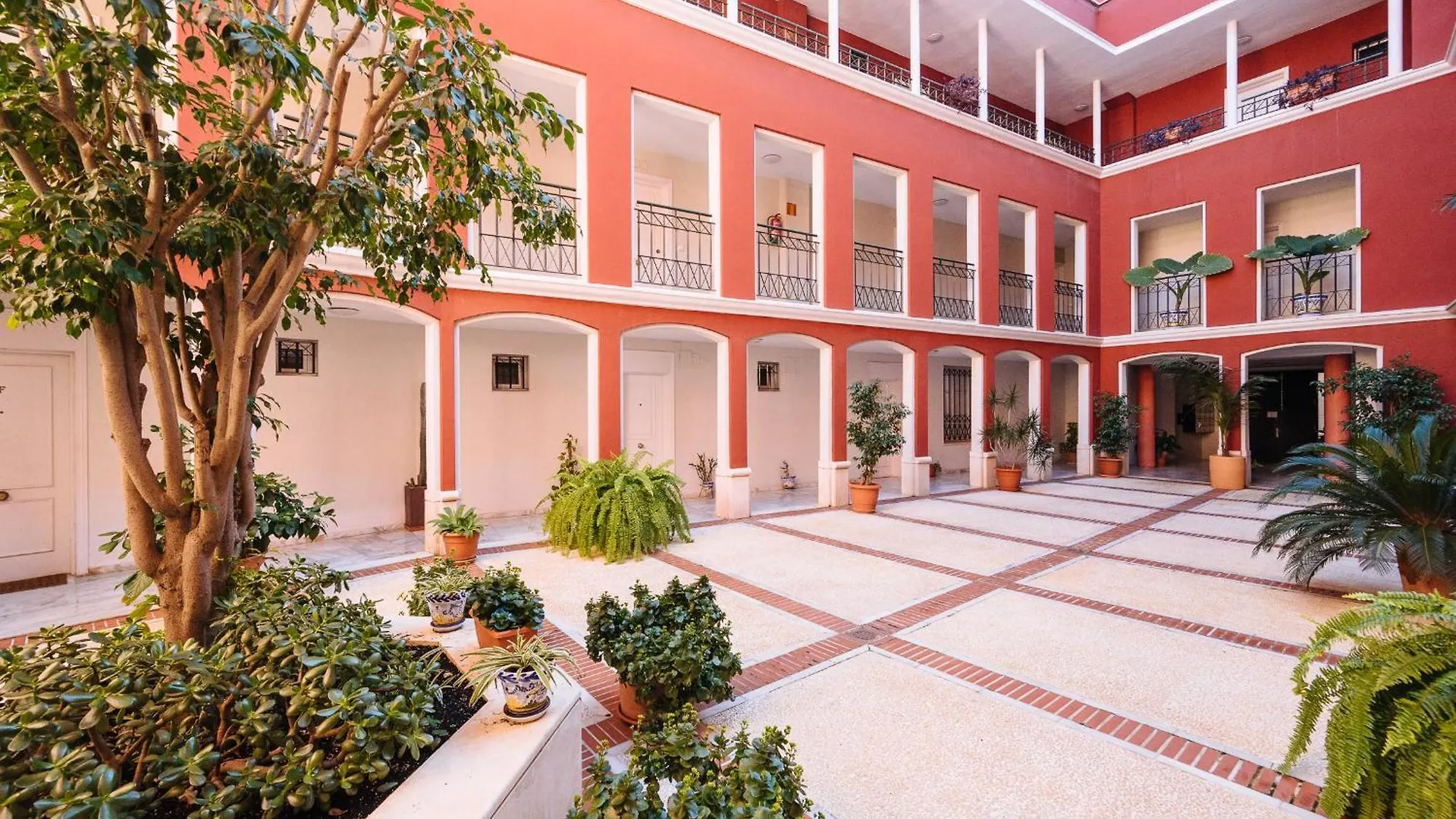 Apartment Apartamento En Casa Palacio Con Piscina 15 Mayo A 15 Octubre Seville Spain